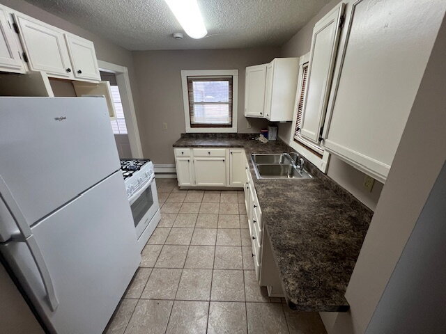 Building Photo - Available Feb 1 | Updated 2+ Bedroom Home w/ Loft & Garage – Brooklyn Park