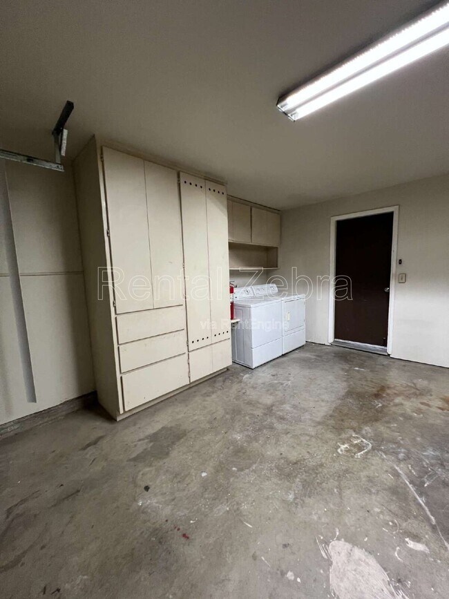 Building Photo - 3616 Cherryglen Way