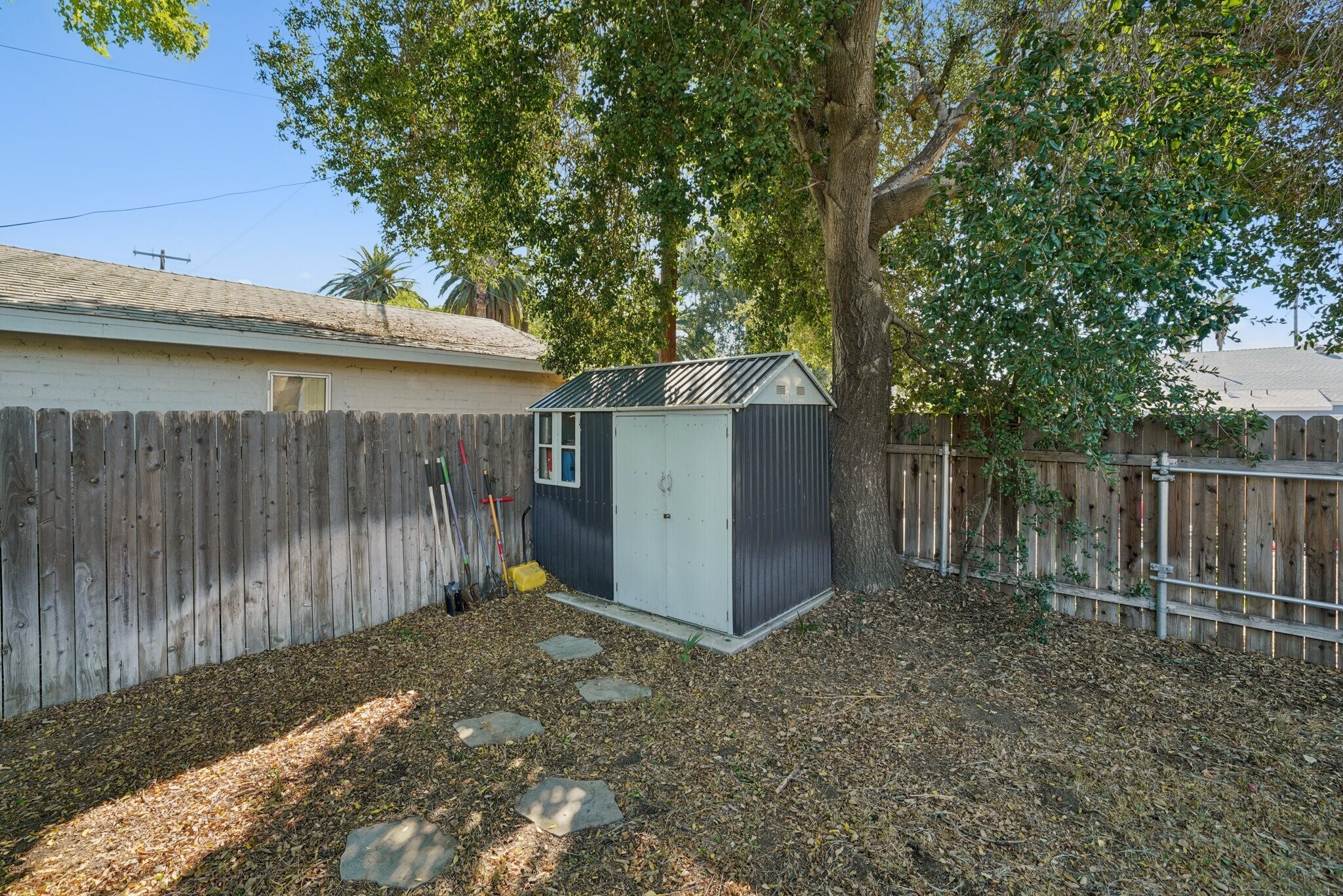 Building Photo - 379 W 19th St