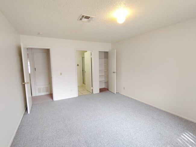 Building Photo - 6663 W Tropicana Ave