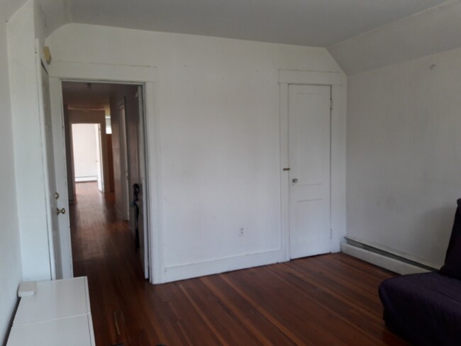 Building Photo - Renovated Beautiful 2BR Near Yale - Science Hill