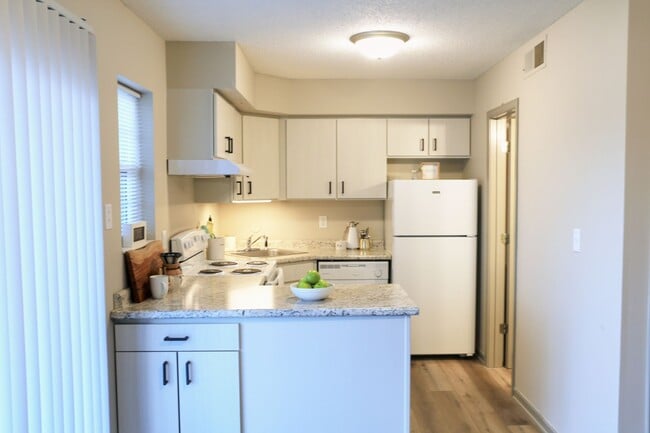 Building Photo - The Vista