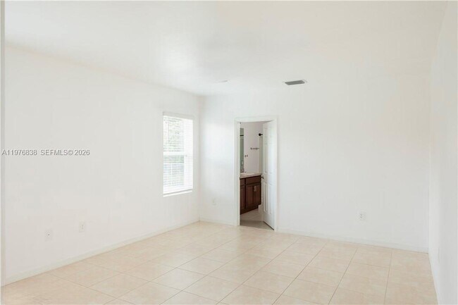 Building Photo - 2802 40th St SW