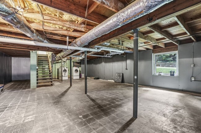 Building Photo - Charming Ranch Style Home With Spacious Basement in Brookhaven