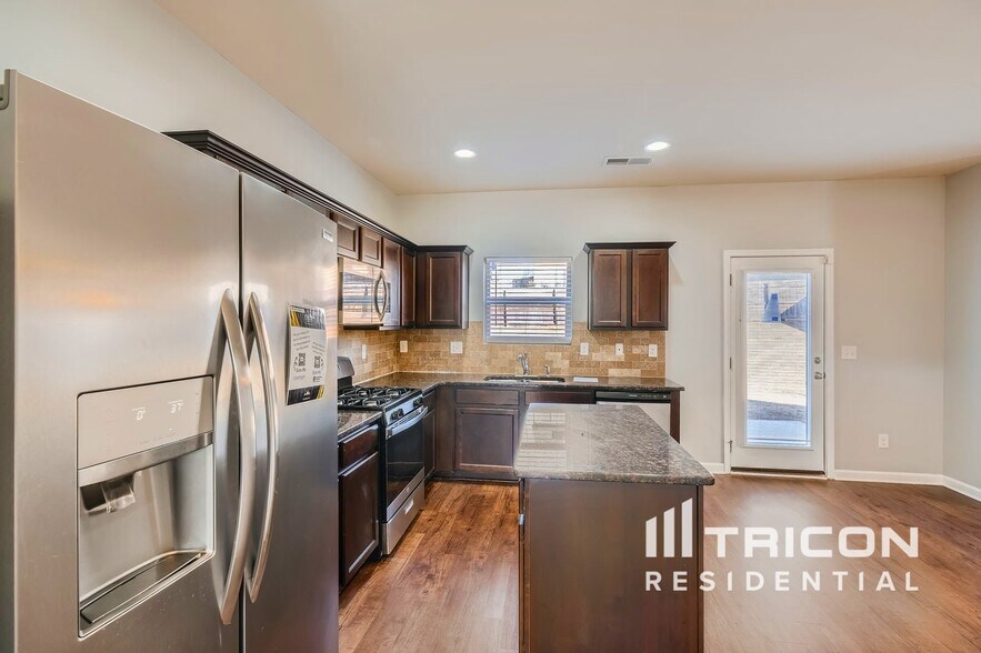 Building Photo - 143 Humphry Ct