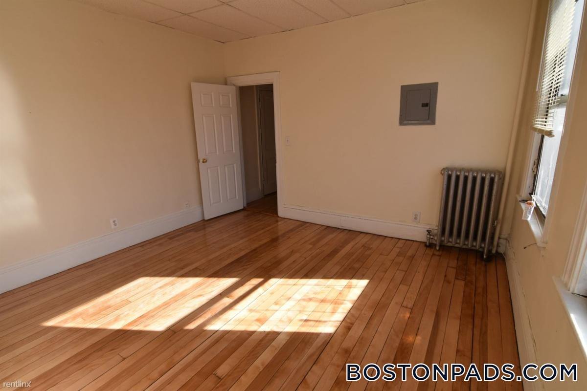 Building Photo - 441 Cambridge St