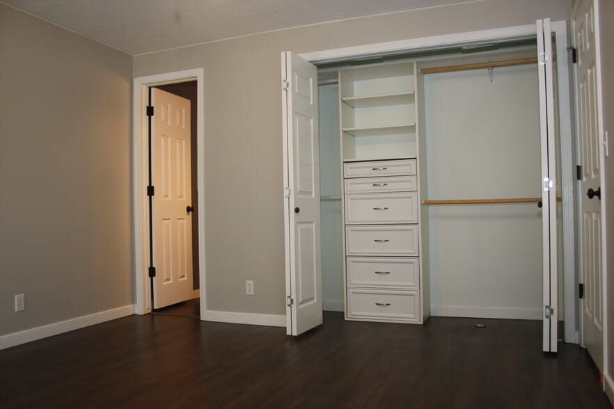master bedroom - 3993 S Law Ave