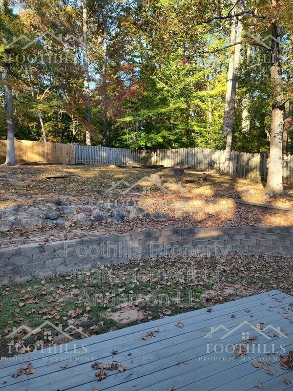 Building Photo - 505 Woodland Cir