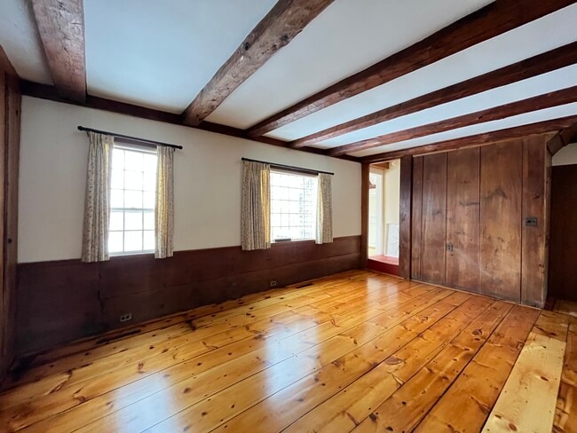 Building Photo - 410 Cider Hill Rd