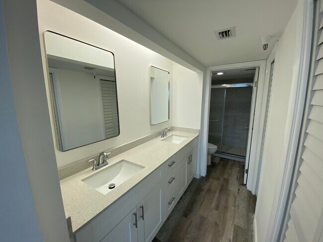 Building Photo - 6320 Boca Del Mar Dr