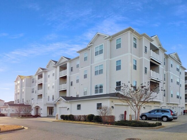 Primary Photo - Pet Friendly Condo with Deck and 1 Car Garage