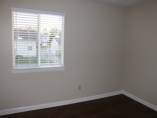 Building Photo - 3559 High Creek Dr