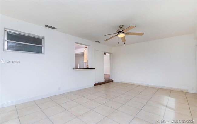 Building Photo - 4500 SW 42nd Ter