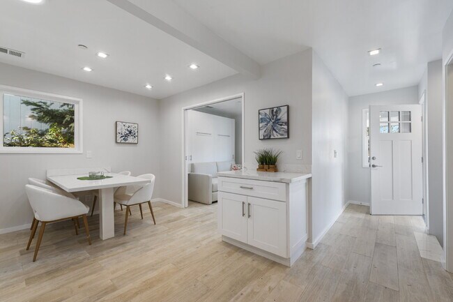 Building Photo - Three bedroom, Two bath, Single level home.