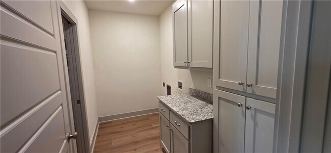 Building Photo - 941 Petit Jean St