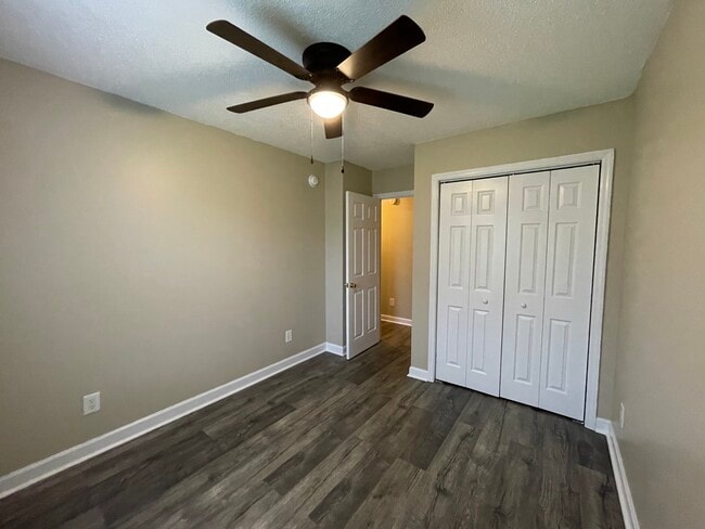 Building Photo - 119 Tillett Ln