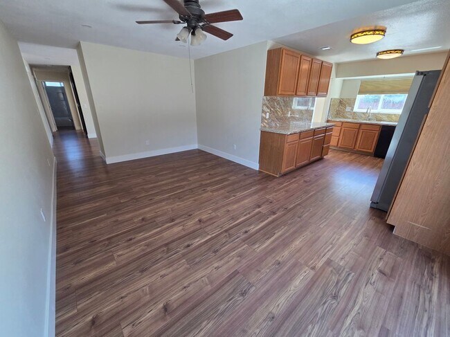 Building Photo - 616 Placer Ln
