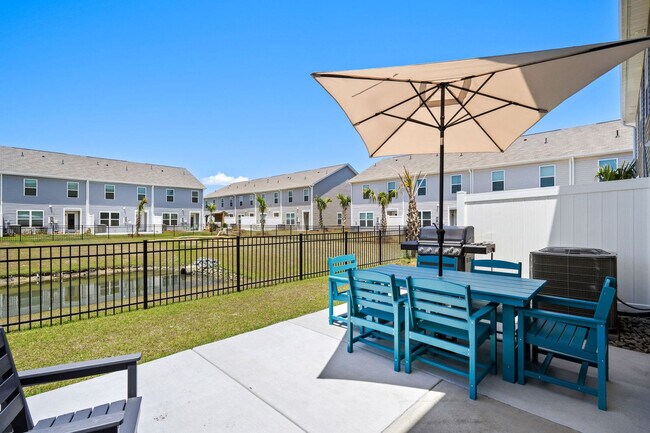 Building Photo - 332 Bayou Loop