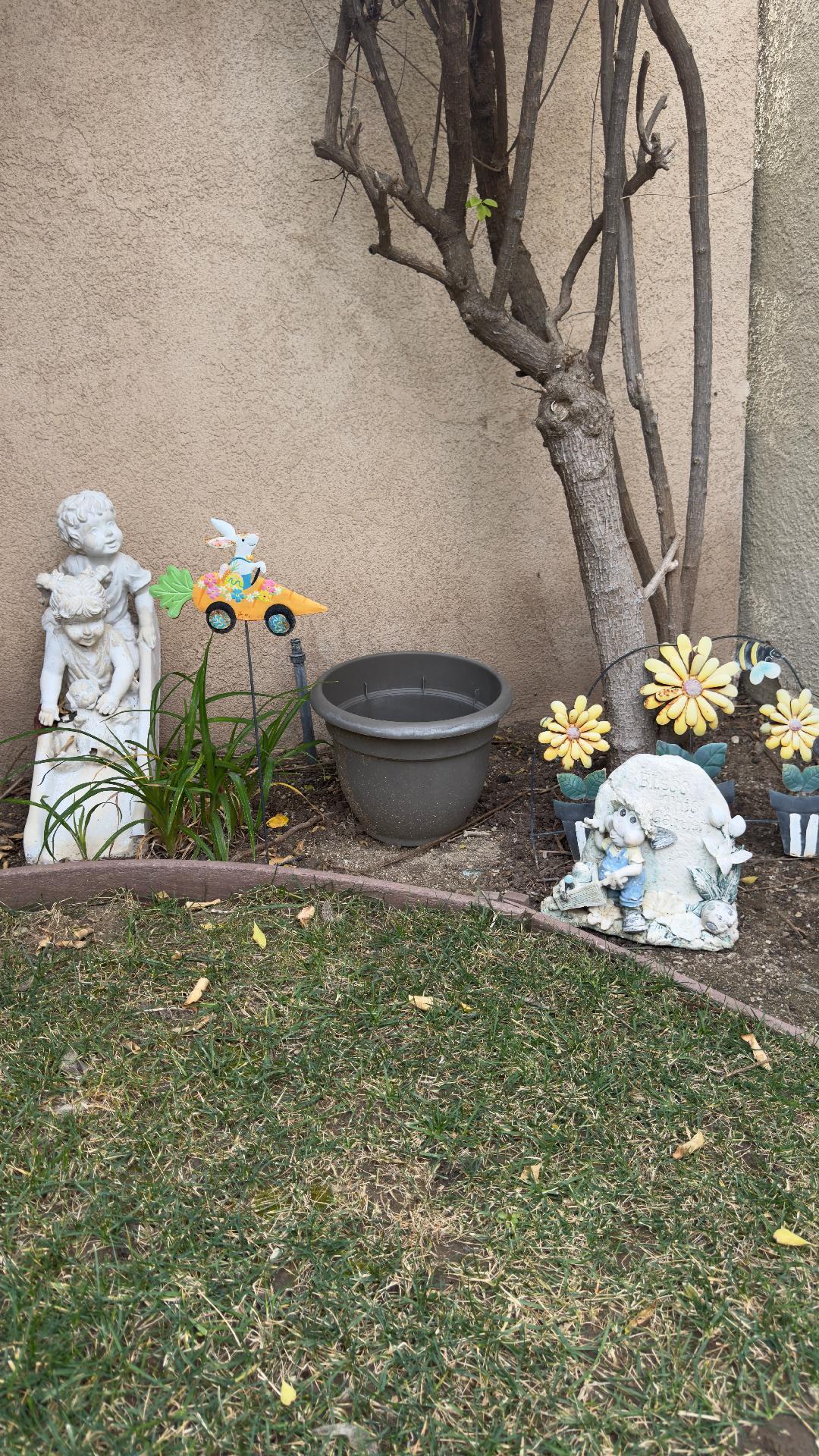 Building Photo - 27905 Crown Court Cir