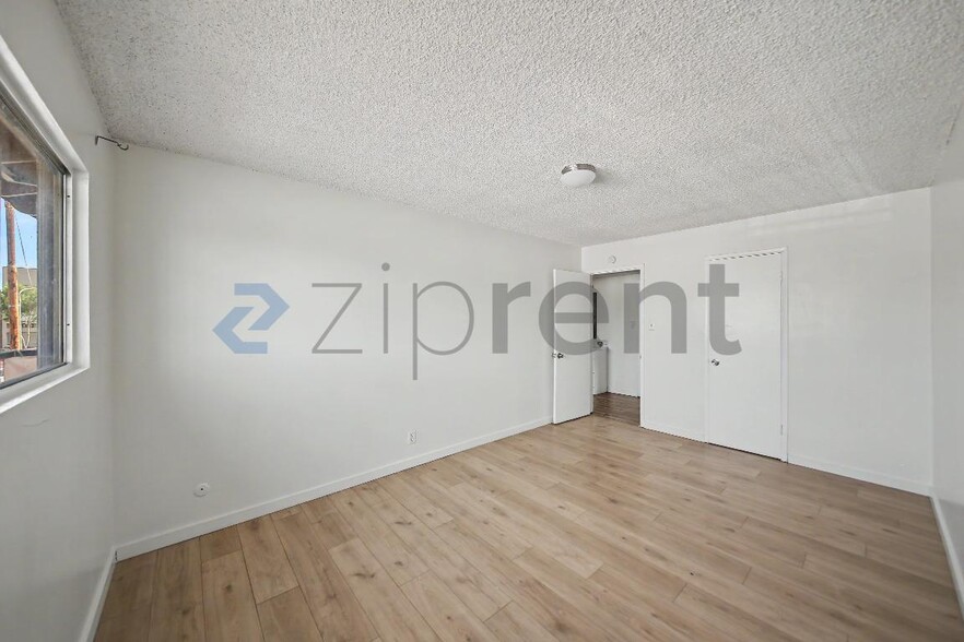 Building Photo - Unit C