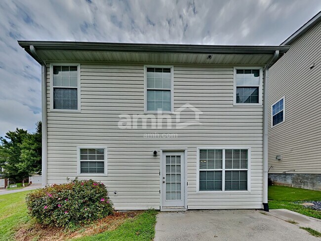 Building Photo - 342 Hidden Creek Ln