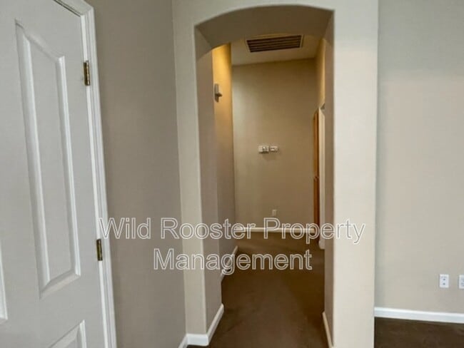 Building Photo - 10165 Sorenstam Dr