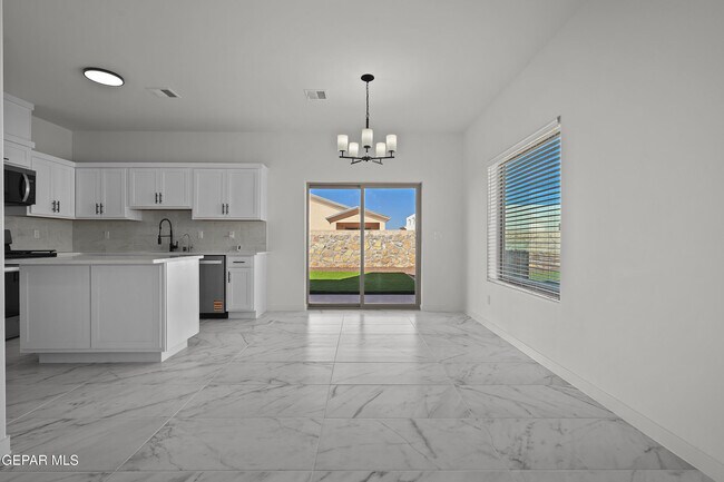 Building Photo - 15165 Destination Ave