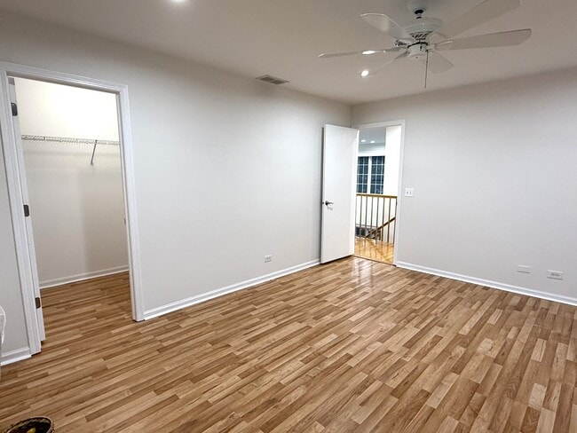 Building Photo - 362 Town Pl Cir