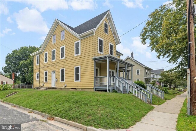 Building Photo - 162 S Main St