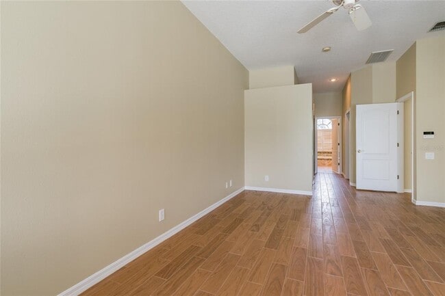 Building Photo - 10559 Greencrest Dr