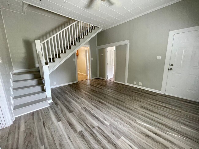Building Photo - One of a Kind 3 bedroom, 2 bathroom Historic Home in Greensboro!