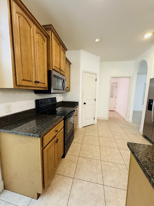 Building Photo - 603 Red Fern Rd