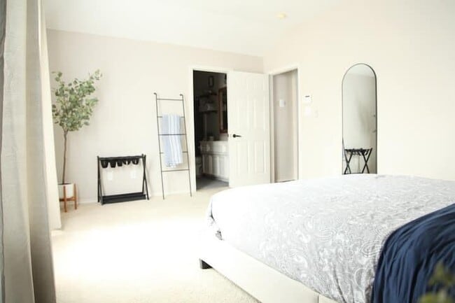Building Photo - 2631 Woodridge Manor Dr