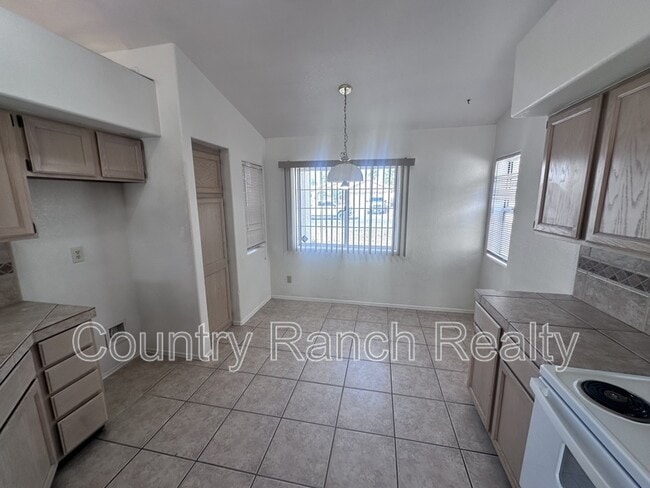 Building Photo - 1934 Easy St