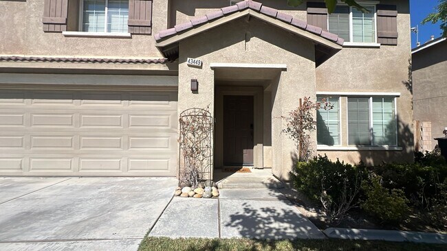 Building Photo - Beautiful West Lancaster Home