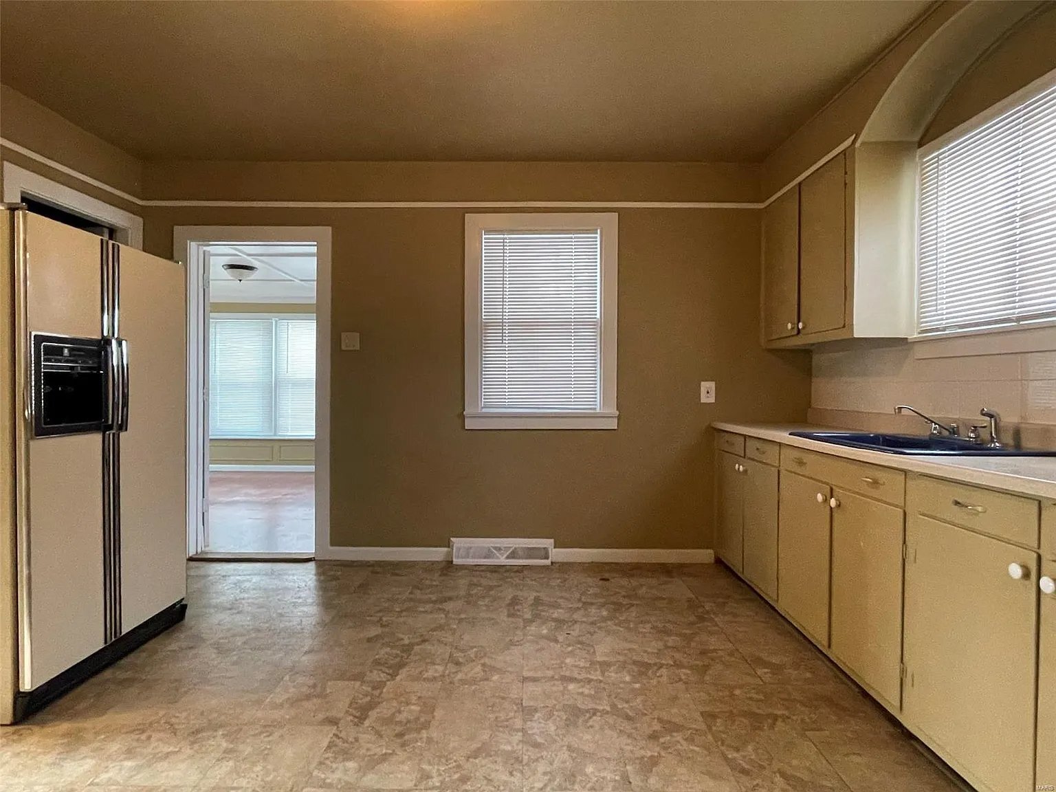 Building Photo - 21 S Schlueter Ave