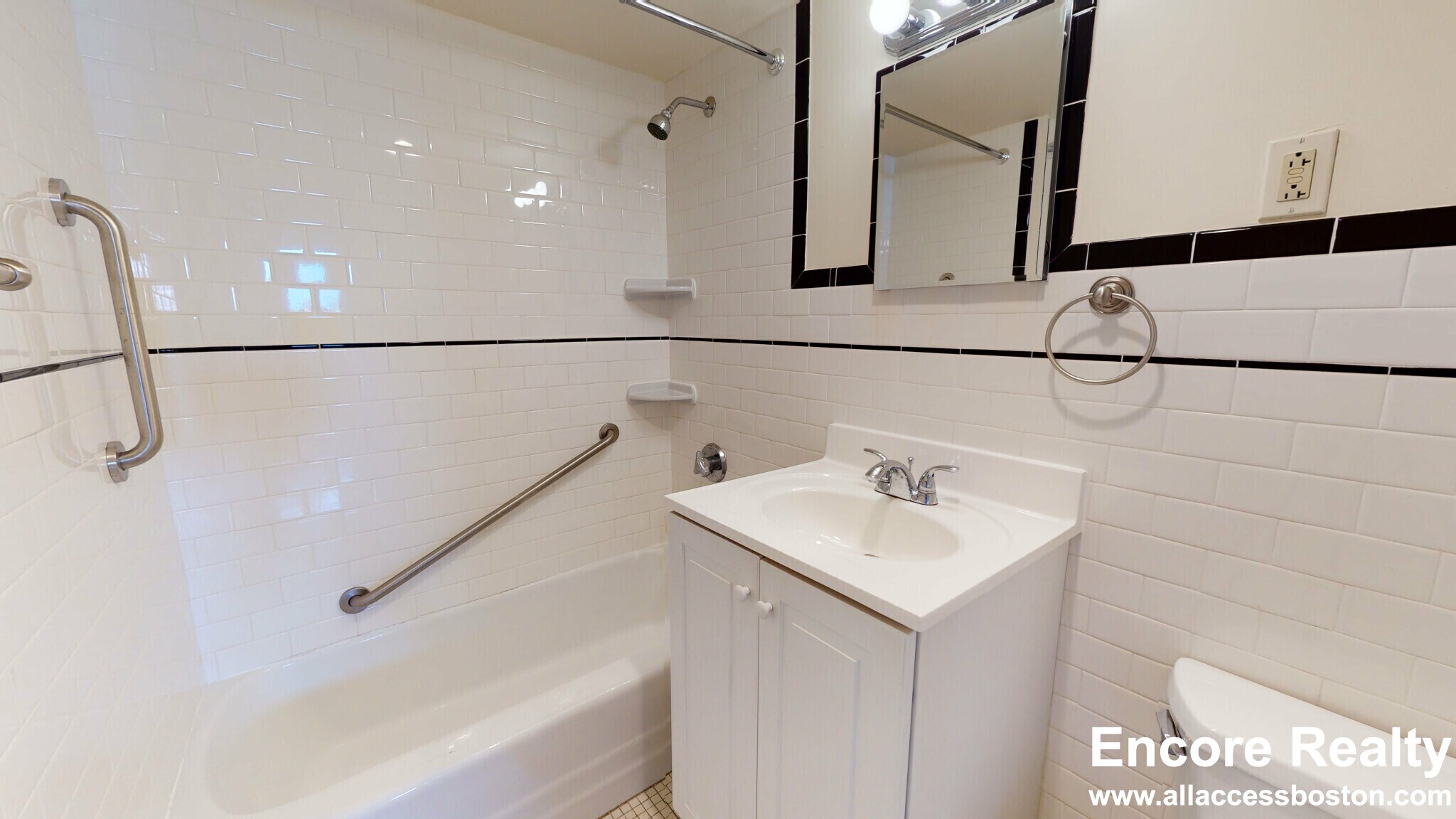 Building Photo - 57 Monmouth St