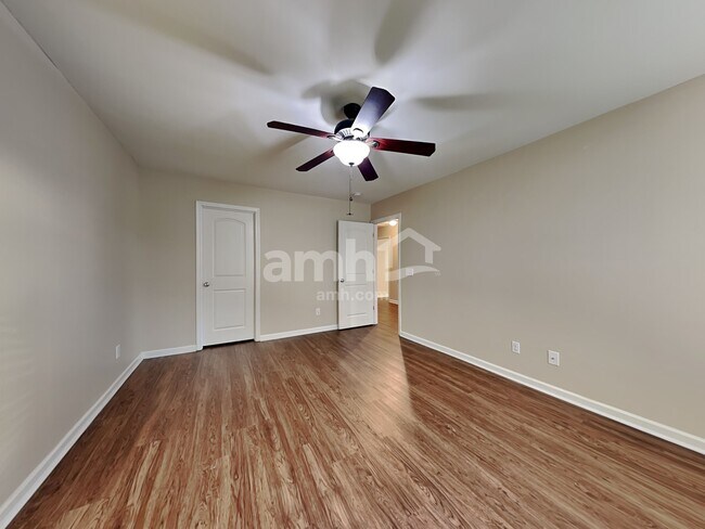 Building Photo - 298 Scarlett Ln