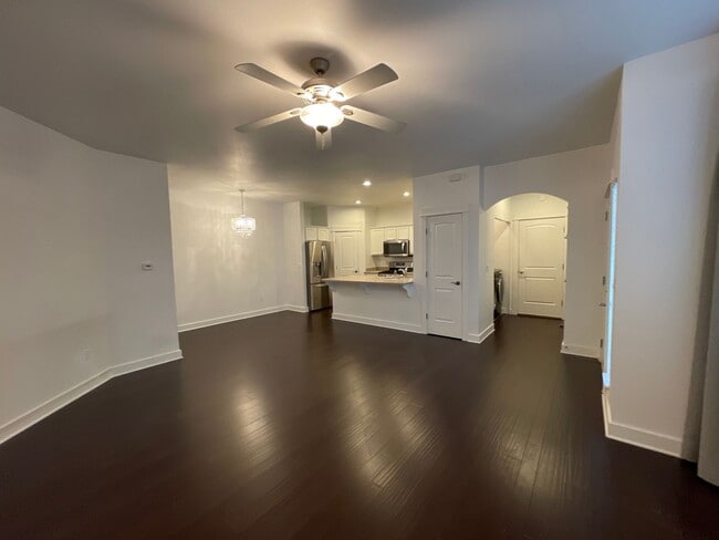 Building Photo - 1039 NE Watt Way