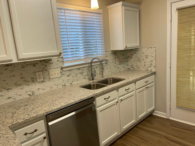 Building Photo - 3029 Salmon River Dr