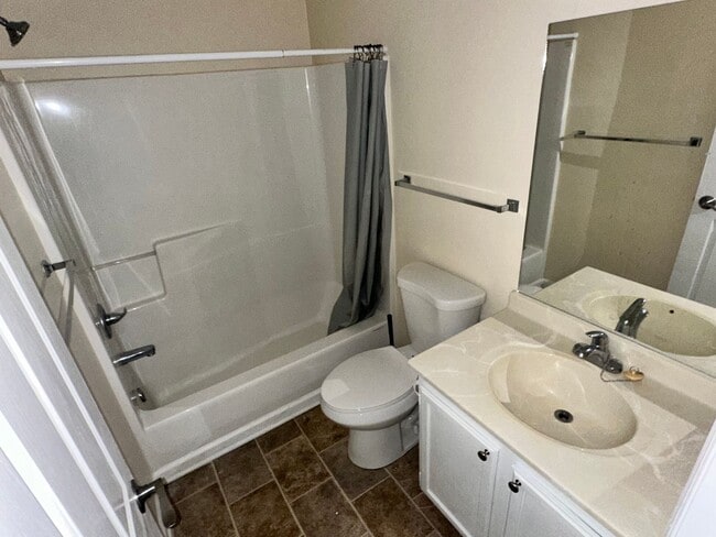 Building Photo - FALL SPECIAL-1/2 Off 2nd Mo! Lovely Condo,...