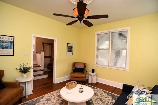 Building Photo - Spacious and fully furnished Victorian beauty