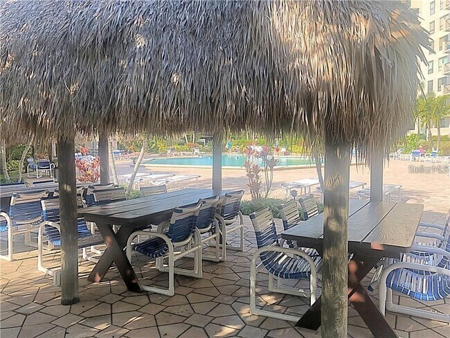 Building Photo - 400 Island Way