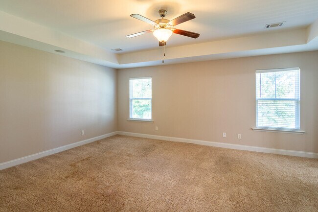 Building Photo - 1342 York Dr