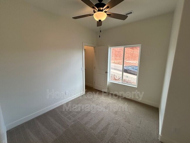 Building Photo - 1549 Mead Ln