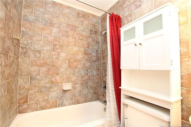 Building Photo - 819 James St