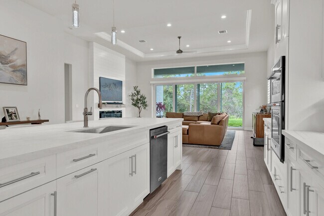 Building Photo - 138 Palma St