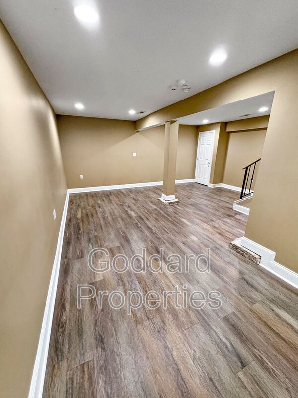 Building Photo - 3527 Reisterstown Rd