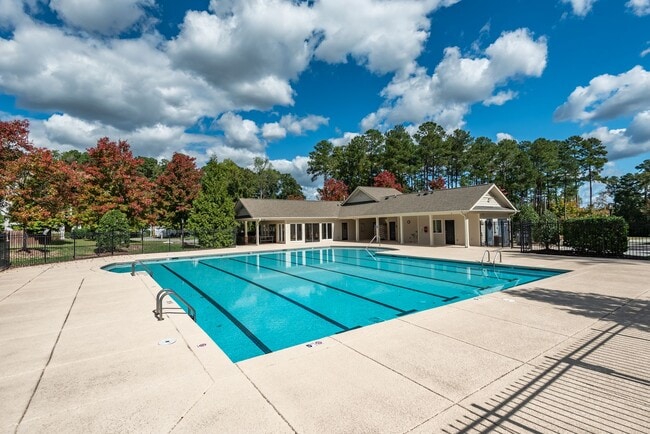 Building Photo - Beautiful Home in Lochside Neighborhood