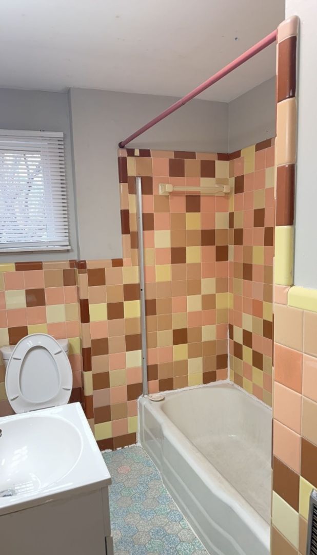 Building Photo - 902 Adams St